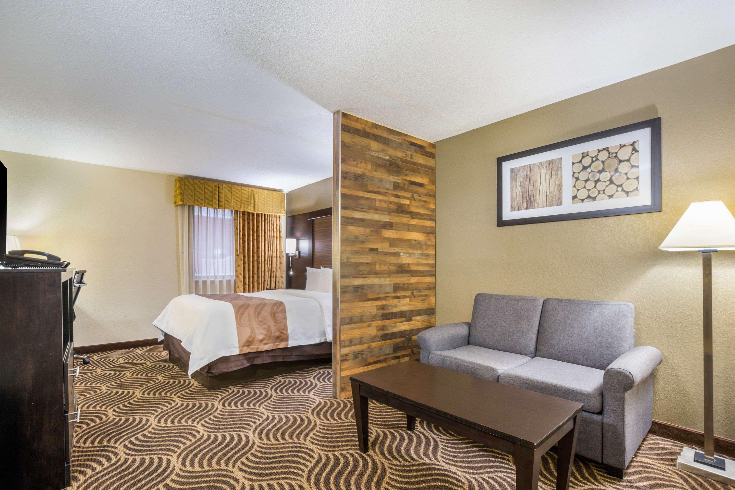 Quality Inn & Suites Florence - Cincinnati South Εξωτερικό φωτογραφία