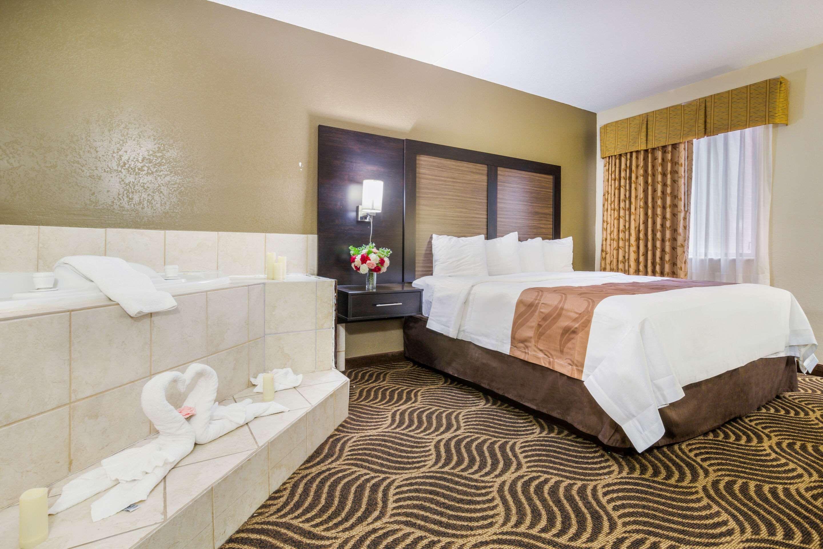 Quality Inn & Suites Florence - Cincinnati South Εξωτερικό φωτογραφία