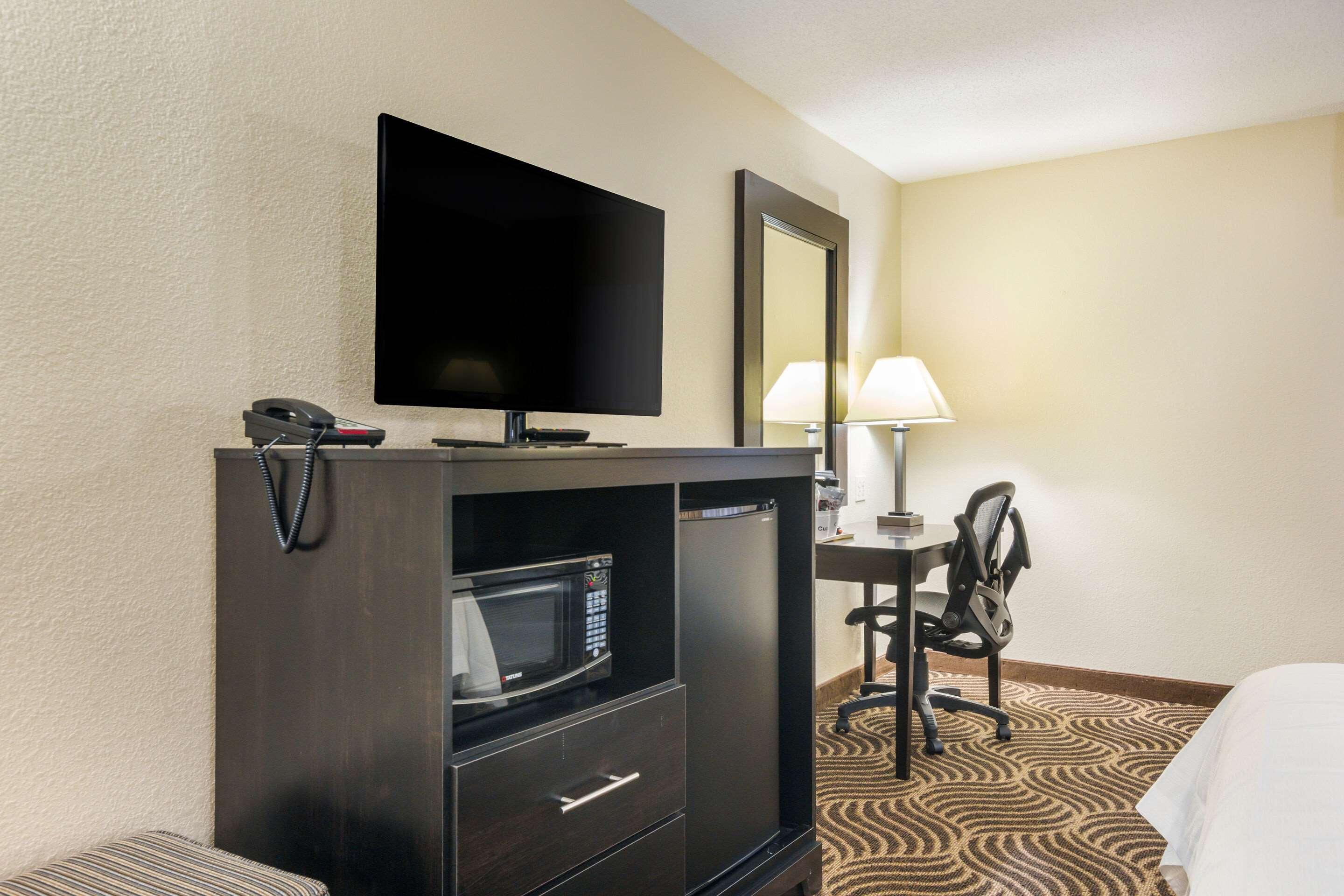 Quality Inn & Suites Florence - Cincinnati South Εξωτερικό φωτογραφία