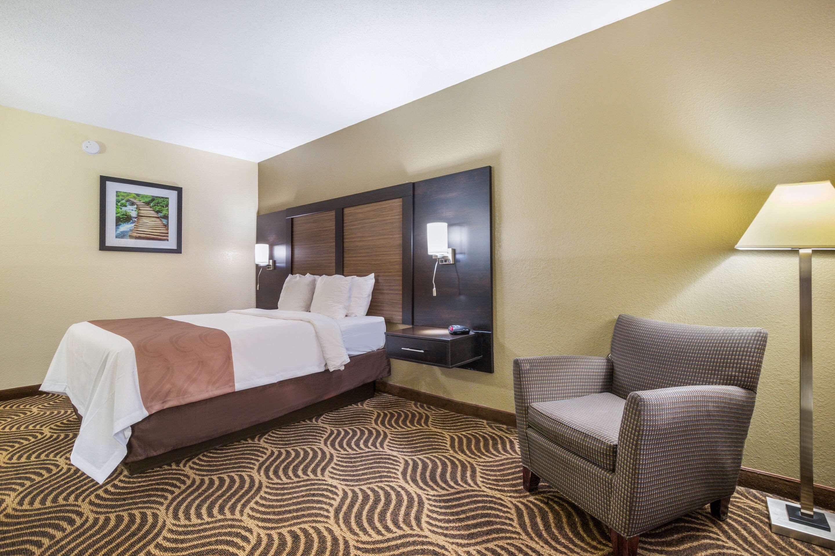 Quality Inn & Suites Florence - Cincinnati South Εξωτερικό φωτογραφία