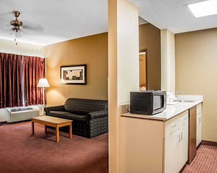 Quality Inn & Suites Florence - Cincinnati South Εξωτερικό φωτογραφία